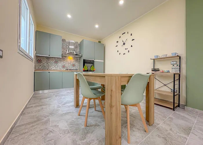 Tono House Paterno